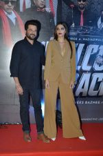 Sonam Kapoor, Anil Kapoor at welcome back premiere in Mumbai on 3rd  Sept 2015